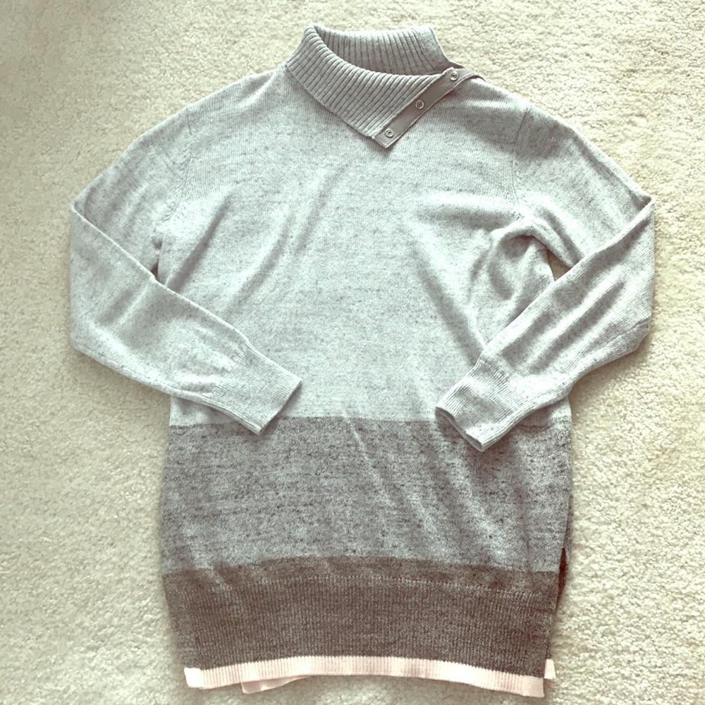 Gap colorblock tunic sweater size small